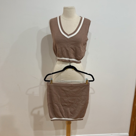 Superdown bonnie varsity skirt set, Size: L - Picture 5 of 9